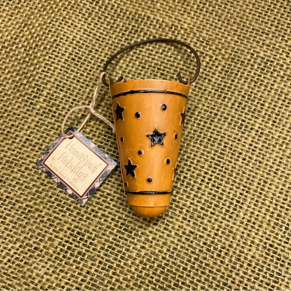 🎃 Halloween Party Favors, Set of 12, metal with handle, can hold treat. - Picture 6 of 10